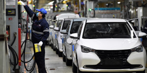 Volkswagen сообщил о еженедельных потерях в 2 млрд евро из-за COVID-19 - «Автоновости»