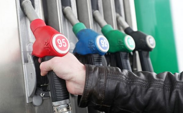 Абсурд страны-бензоколонки: Европа зальет Россию бензином по 28 рублей - «Экономика»