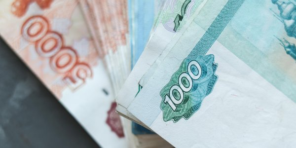 Аналитики подсчитали, сколько россияне экономят на самоизоляции - «Политика»