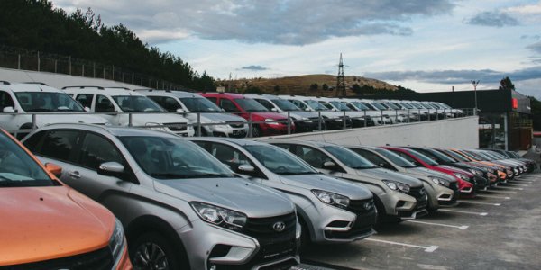 АвтоВАЗ поднял цены на все модели Lada - «Автоновости»
