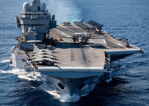 Большинство моряков авианосца «Шарль де Голль» заражены COVID-19 - «Новороссия»