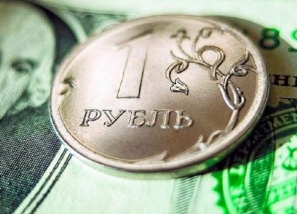Курс рубля вырос по отношению к доллару и евро - «Новороссия»