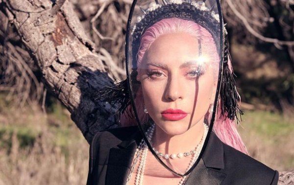 Леди Гага снялась в пиджаке на голое тело - «Культура»