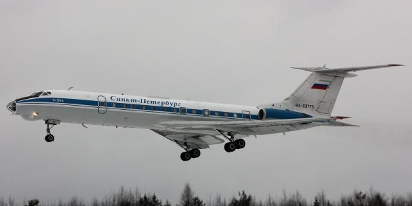 Легендарный Ту-134 хотят отправить на пенсию - «Политика»