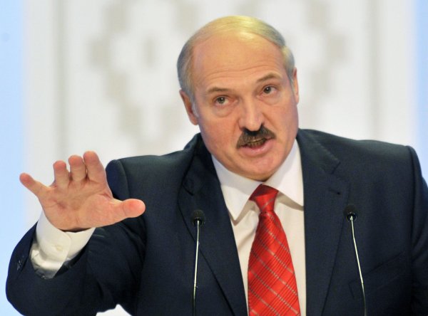Лукашенко призвал белорусов не поддаваться «коронавирусному психозу» - «Новороссия»