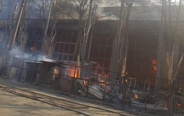 Масштабный пожар на складе в Киеве возник из-за мангала - «Украина»
