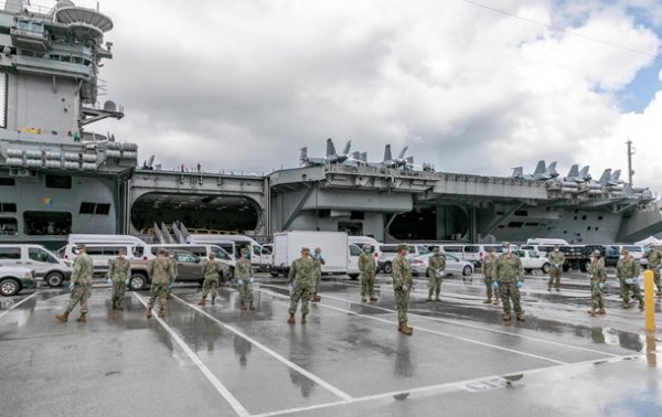 На борту авианосца США выявили коронавирус у 447 моряков - «В мире»