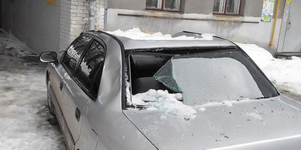 Нижегородца заставили платить за повреждение машины, на которую он пьяным упал с 11-го этажа - «Политика»