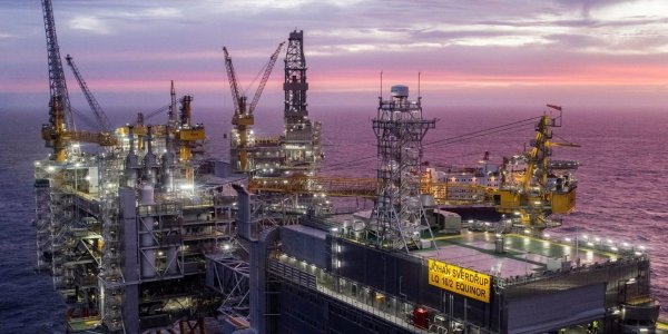 Норвегия впервые с 2002 года готова сократить нефтедобычу - «Политика»