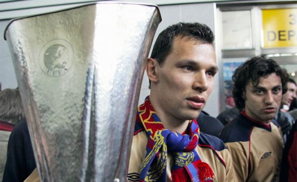 От Лиссабона до Лиссабона: Газзаев обещал сбрить усы, а Игнашевич был уверен в победе - «Спорт»