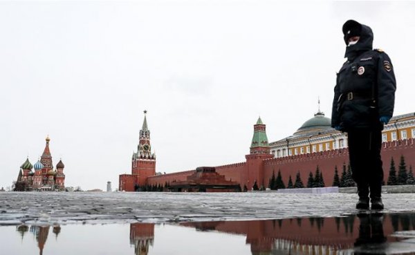 Пандемия власти: Путин наблюдает за схваткой трех главных кандидатов в преемники - «Политика»