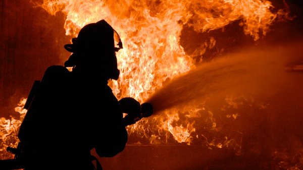 Под Краснодаром 18-летний парень спас пожилую женщину из пожара - «Новороссия»