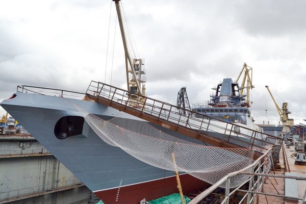 Подготовка к спуску на воду фрегата «Адмирал Головко» - «Военное обозрение»