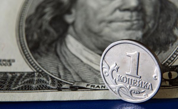 Шок-2020: До конца апреля рубль удержать не смогут, обрушится вместе с нефтью - «Экономика»