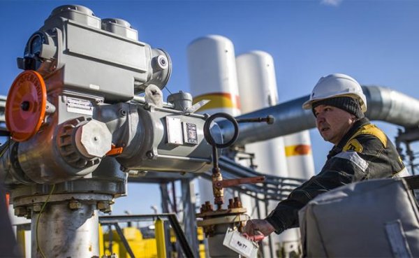 Трамп, спасая свою сланцевую нефть, неожиданно спас Путина - «Экономика»