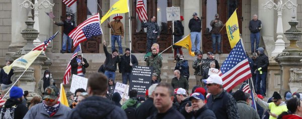 Тысячи американцев взбунтовались против карантина - «Новороссия»
