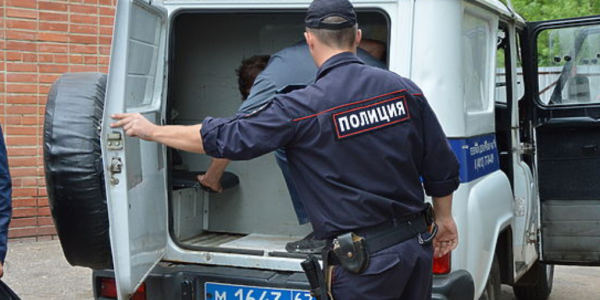 В Сочи нарушивший режим самоизоляции бомж поставил в тупик полицейских - «Политика»