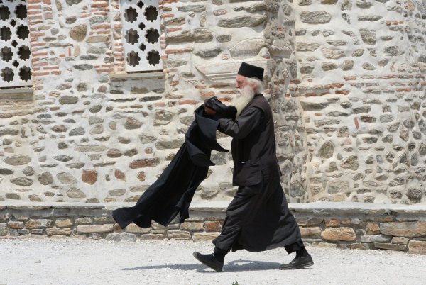 Власти Греции завели уголовные дела на двух священников из-за проведения богослужений - «Новороссия»