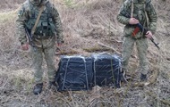 На границе с Польшей задержали контрабандистов с 40 ящиками сигарет - «Фото»