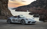 Покупателю Porsche 911 за полмиллиона долларов подарили часы и книгу - «Фото»