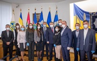 Аваков наградил прибывших из Италии украинских медиков - «Фото»