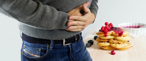 Диетолог нашла связь между перееданием и самозоляцией - «Новороссия»