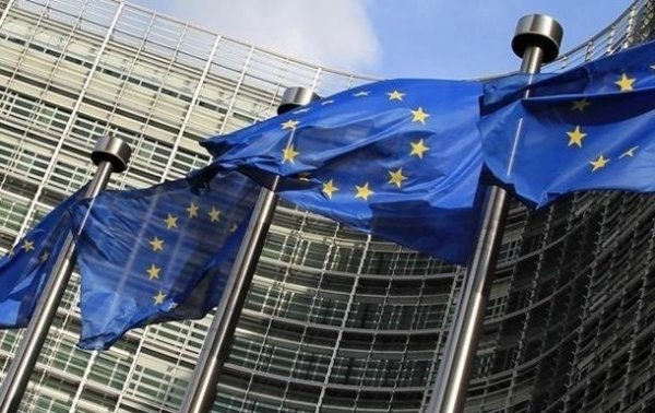 Еврокомиссия возвращает чиновников на роботу из офиса - «В мире»