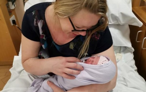 Не подозревавшая о беременности медсестра родила ребенка - «В мире»
