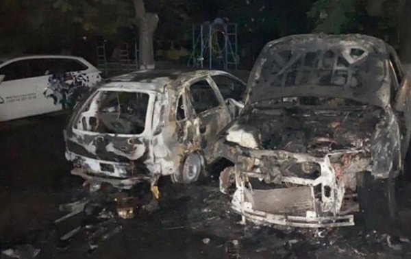 Ночью в Киеве сгорели автомобили - «Украина»