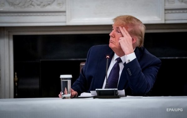 От Трампа потребовали объяснений из-за отправки аппаратов ИВЛ в Россию - «В мире»