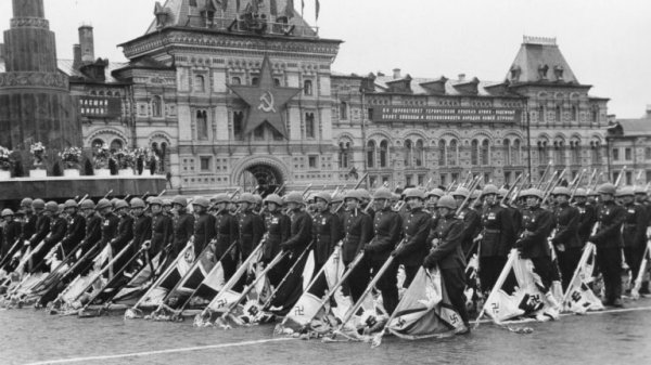 Парад Победы 24 июня 1945 - «Военное обозрение»