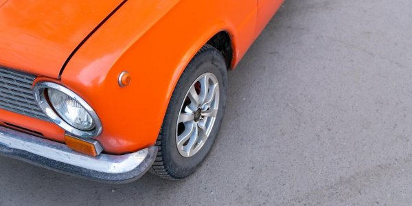 Продажи новых автомобилей в России рухнули на 72,4% - «Политика»