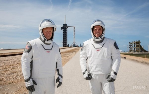 Шаг в будущее. Маск запускает астронавтов на МКССюжет - «В мире»