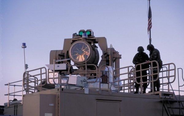 США впервые испытали лазер против дрона на море - «В мире»