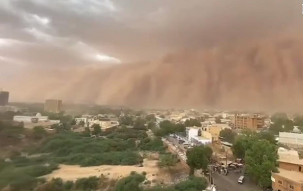 Столицу Нигера накрыла мощная песчаная буря - «В мире»