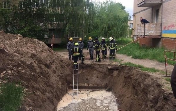В Киеве нашли тело мужчины в котловане с водой - «Украина»