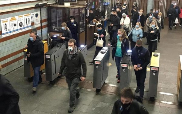 В Киеве в час пик будут ограничивать вход в метро - «Украина»