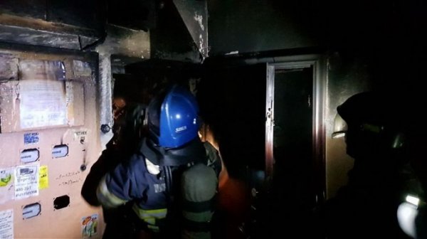 В Мурманске пожарные спасли из горящего здания 19 человек - «Новороссия»