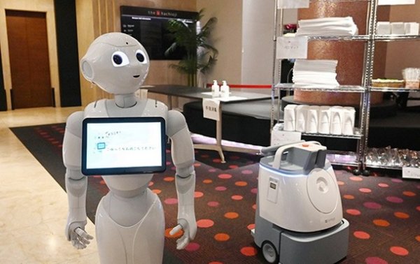 В Токио зараженным COVID-19 помогают роботы - «В мире»
