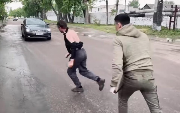 Ветеран АТО без ноги наказал водителя маршрутки - (видео)