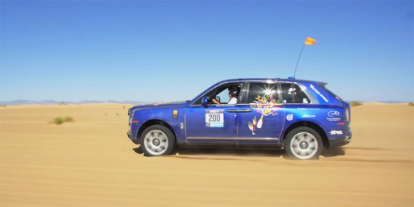 Видео: кроссовер Rolls-Royce принял участие в женском ралли по пустыне - «Автоновости»