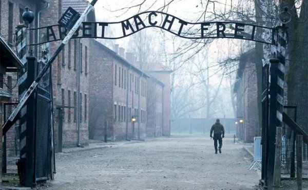 Вину за Холокост в Литве пытаются возложить… на Россию - «Военные действия»