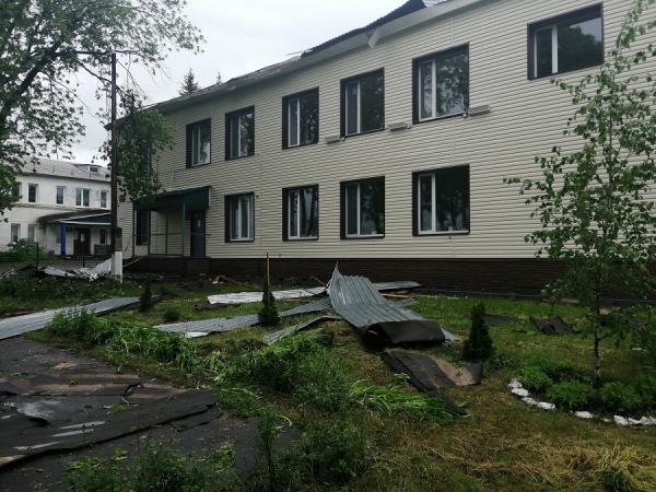В Курской области ураган повредил крыши более двух десятков домов - «Политика»