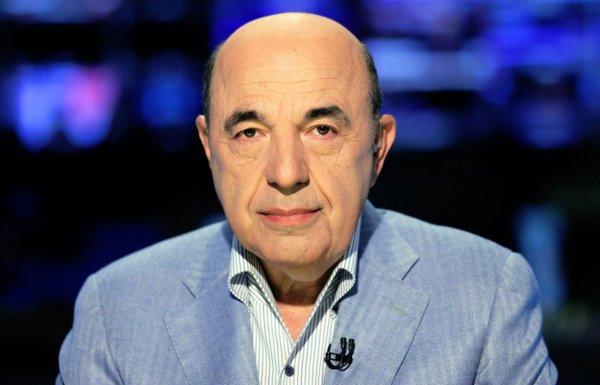 Машину нардепа ОПЗЖ Рабиновича забросали яйцами в Чернигове - «Новороссия»
