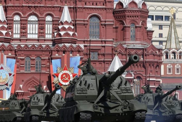 Российский полковник: Лукашенко оскорбил московский парад и Вооружённые силы РФ - «Новороссия»