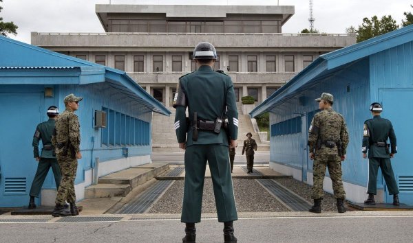 Северная Корея разорвала связи с Южной - «Военное обозрение»
