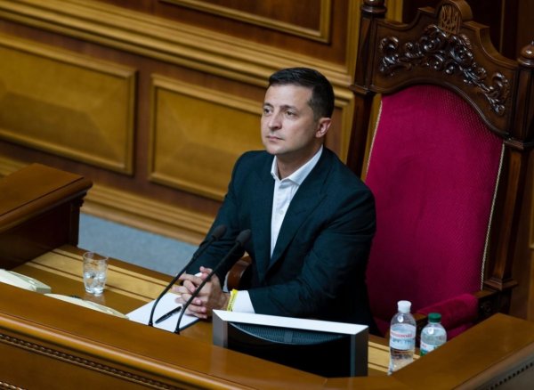 СМИ: Зеленский планирует провести встречу с депутатами Рады после предъявления ему ультиматума - «Новороссия»