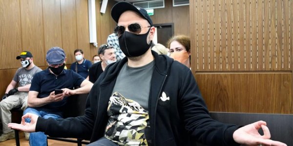Суд приговорил режиссера Кирилла Серебренникова к условному сроку - «Политика»