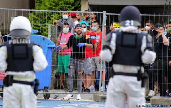 В Германии жители дома со вспышкой COVID атаковали полицию - «В мире»