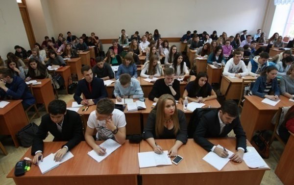 В киевских школах отменили выпускные экзамены - «Украина»